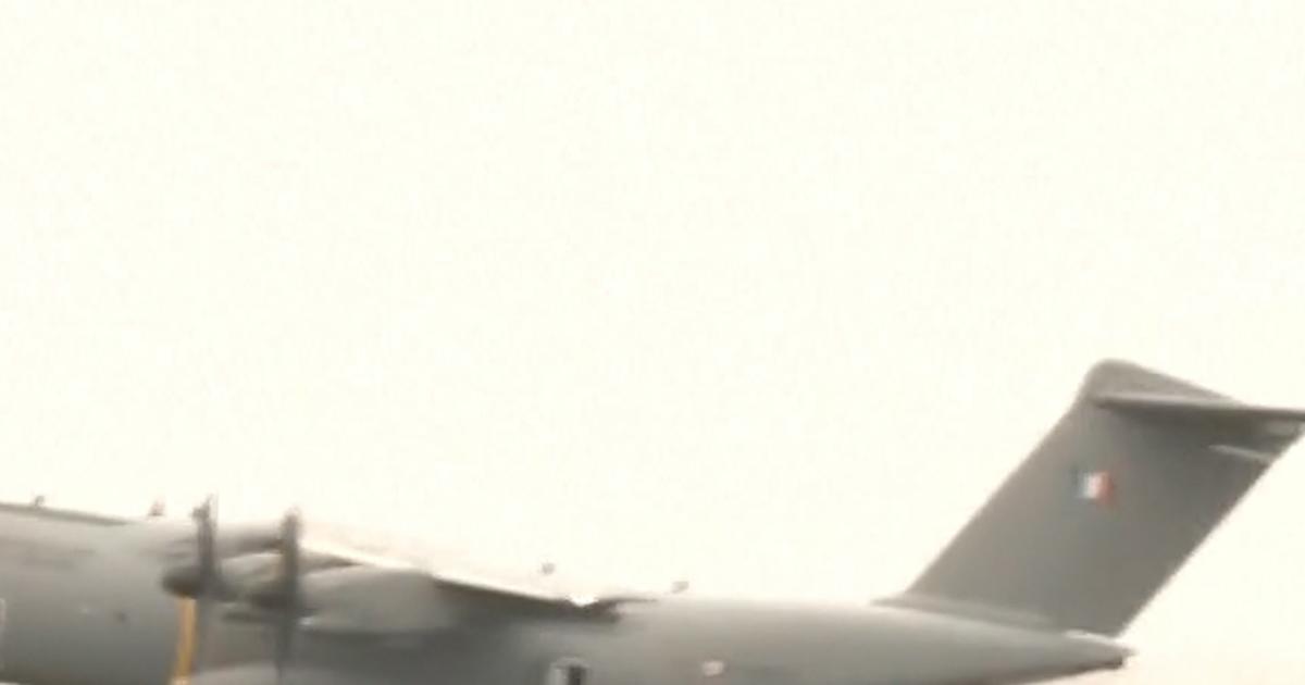Feux en Gironde: les images impressionnantes du premier largage de l’A400M