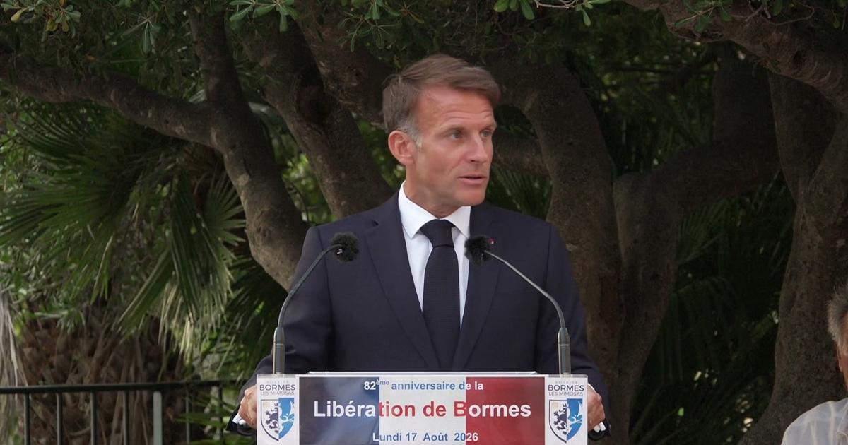À Bormes-les-Mimosas, Emmanuel Macron salue le travail des sapeurs-pompiers, «une action déterminée»