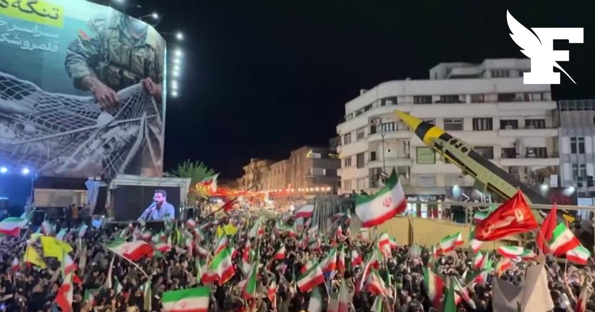 Des soldats iraniens paradent à Téhéran avec un missile balistique