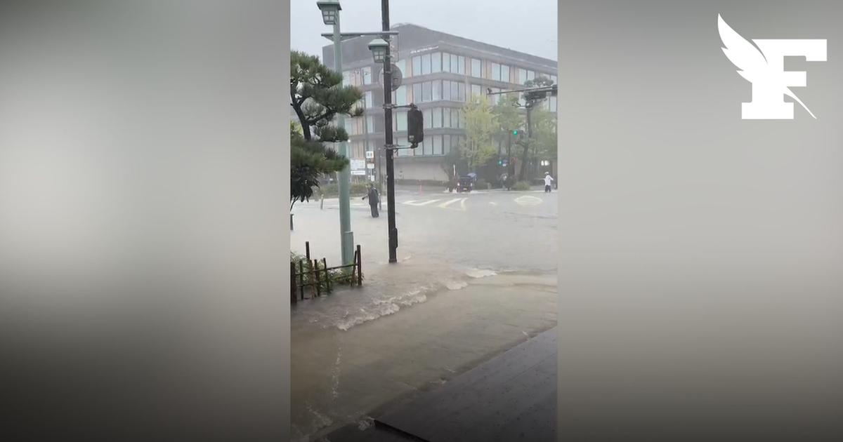Au Japon, le passage du typhon Dujuan provoque la mort de six personnes dans des inondations et prive plus de 40.000 foyers d'électricité