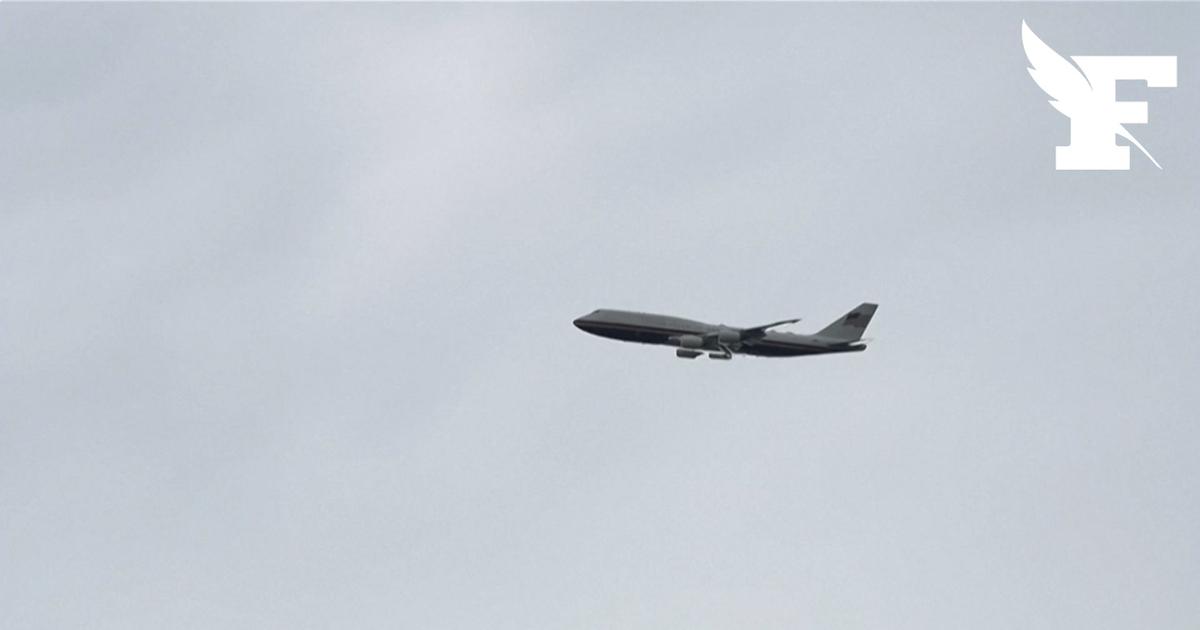 Les images d’Air Force One survolant le mont Rushmore avant les célébrations du 250e anniversaire des États-Unis