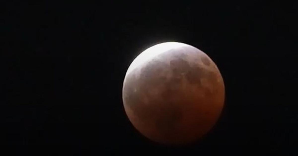 Californie, Sénégal, Espagne… le tour du monde en images d’une éclipse lunaire partielle