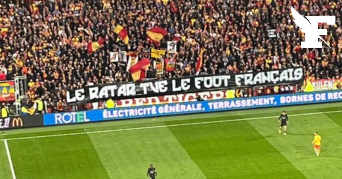 PSG-Lens: des supporters Lensois déploient une banderole «Le Qatar tue le foot français», visant le président du PSG