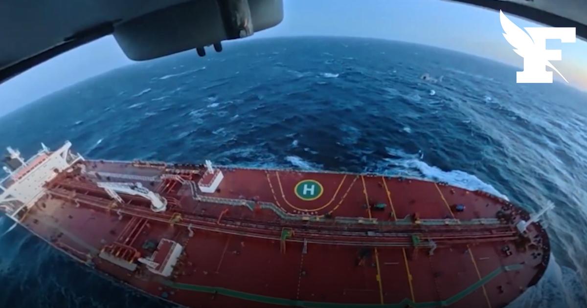 Les images de la prise de contrôle par l'armée française du pétrolier Grinch, en provenance de la Russie