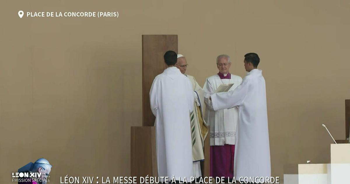 Le Pape Léon XIV débute la messe sur la place de la Concorde devant plus de 700 000 personnes