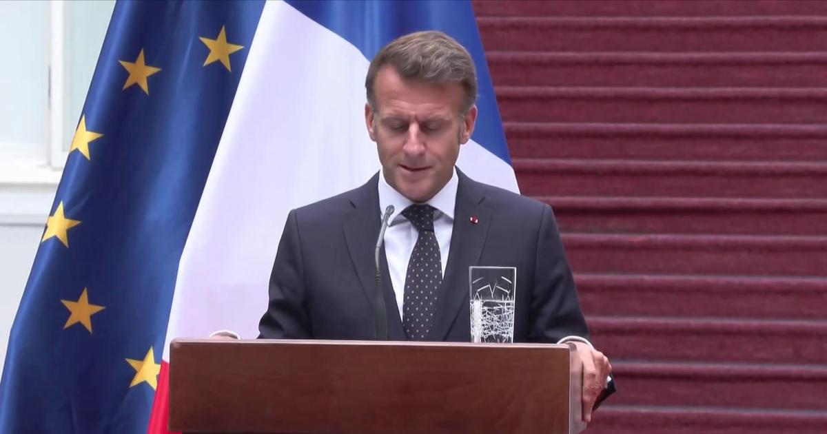 Xenia Fedorova: «Ce n'est pas le président qui remet en cause les titres de séjour», estime Emmanuel Macron