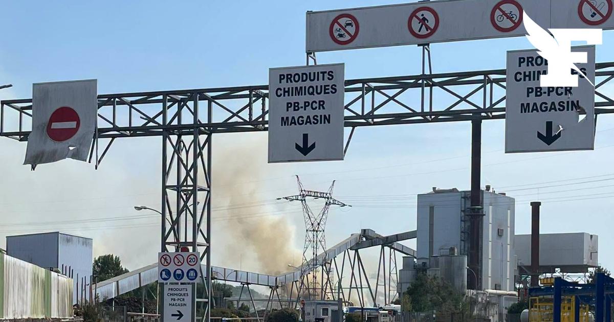 Une usine à papier en feu, à côté d'Arcachon