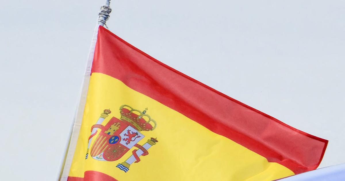 Les images de l’arrivée du pape Léon XIV à Madrid, accueilli par le roi Felipe VI et la reine Letizia
