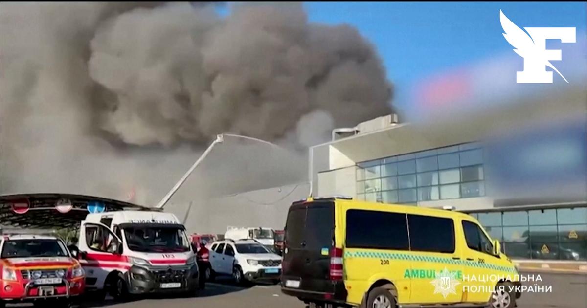 Ukraine : les secours fouillent les décombres au lendemain des frappes russes sur un centre commercial qui ont fait 16 morts et 130 blessés