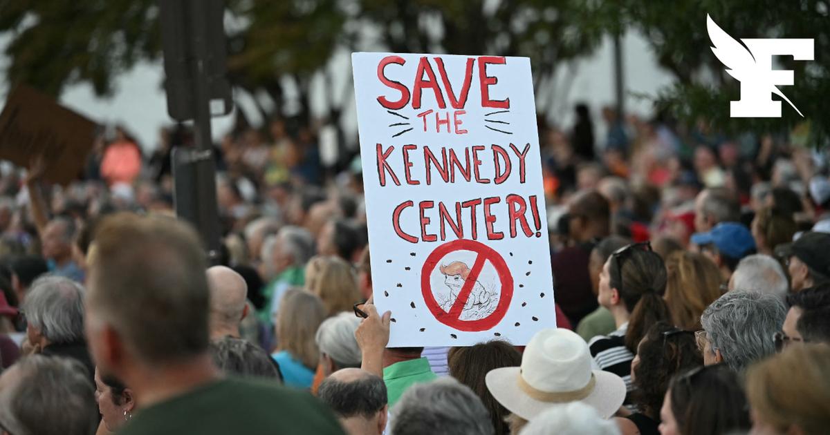 États-Unis : plus d'un millier de personnes rassemblées autour du Kennedy Center menacé par Donald Trump