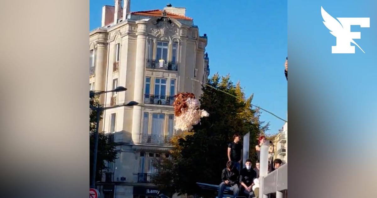 31 octobre: les images de la piñata à l’effigie de la tête d’Emmanuel Macron à Bordeaux