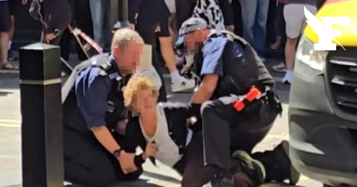 Londres : les images de l'arrestation d'une femme suspectée d'avoir poignardée quatre personnes