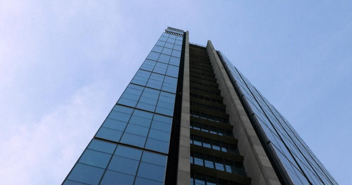 Un Français tente de gravir la plus haute tour de l'UE