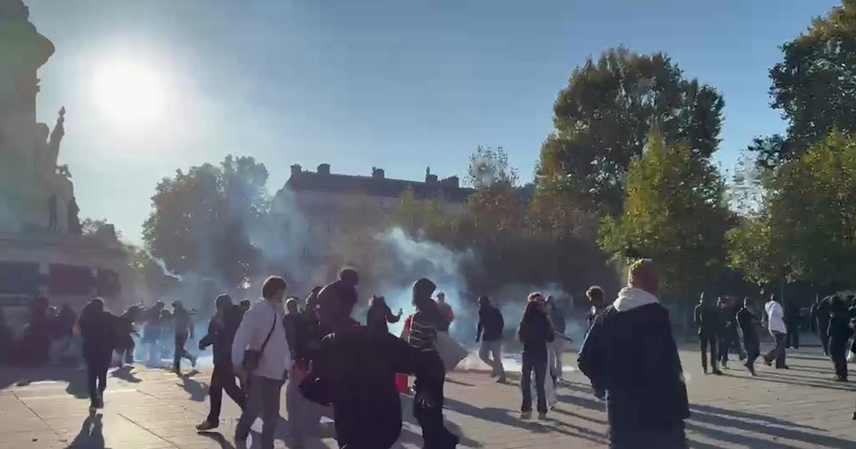 Les images d'un mouvement de foule sur la place de la République à Paris