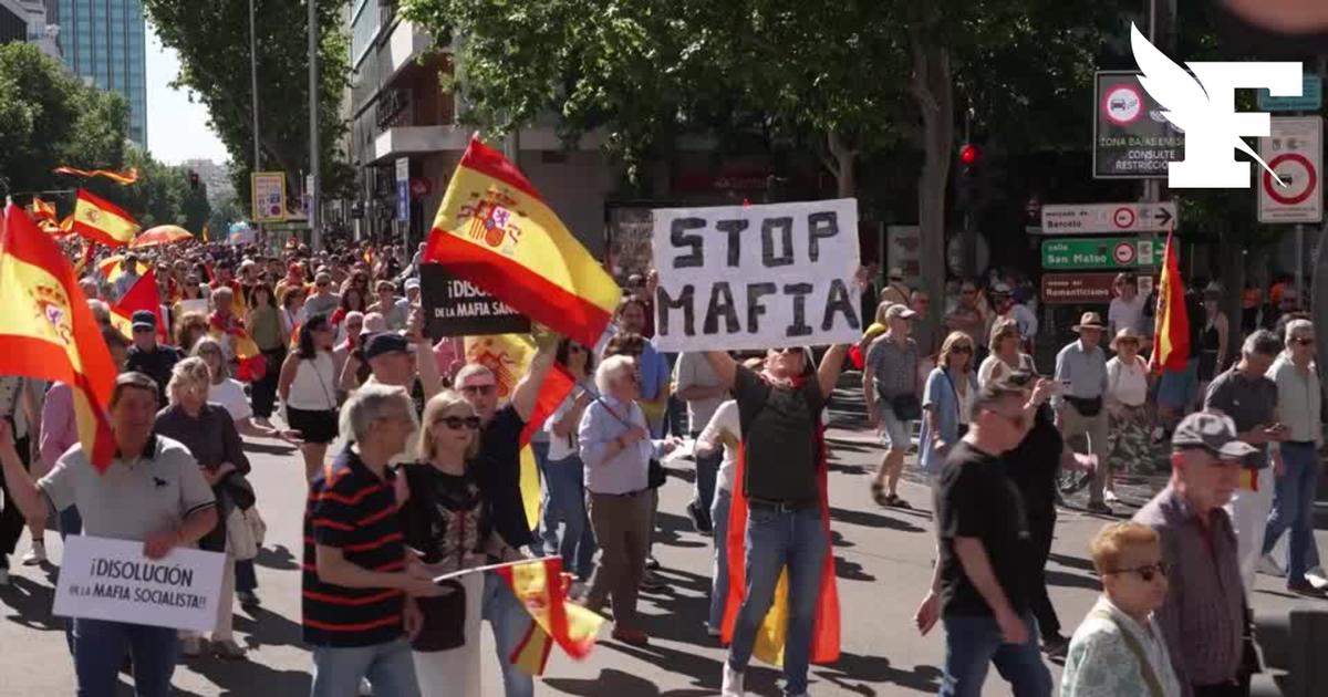 Des dizaines de milliers de personnes défilent à Madrid pour réclamer la démission du premier ministre Pedro Sánchez