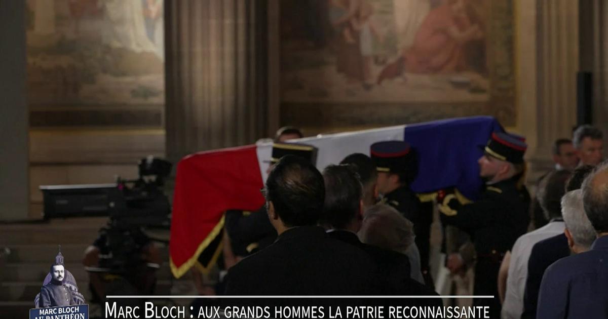 Marc Bloch au Panthéon : l'arrivée des cénotaphes dans le Panthéon, sous les applaudissements de la foule