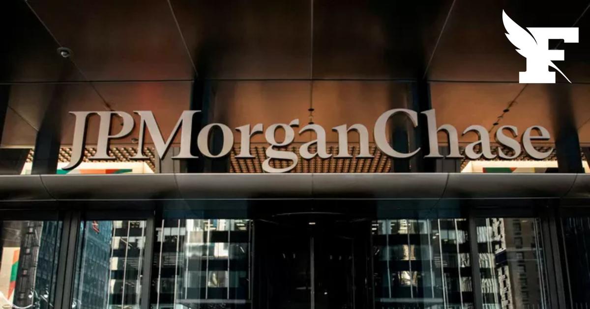 Pour quelles raisons Donald Trump a-t-il décidé d'attaquer en justice la banque JPMorgan ?
