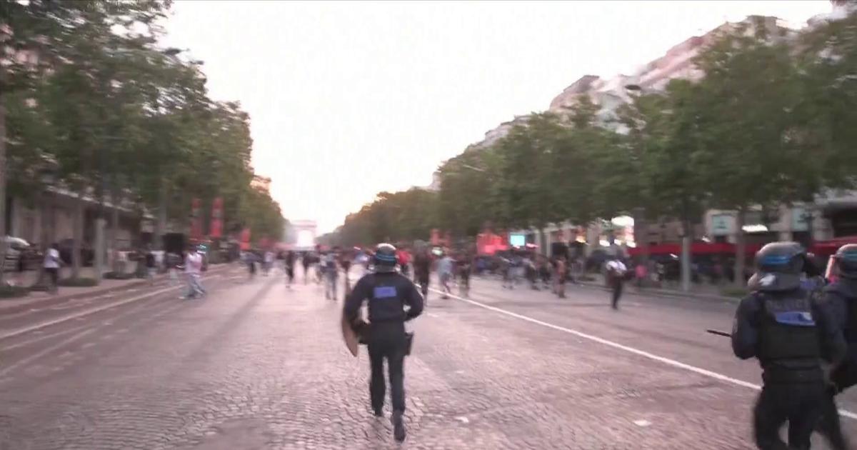 Ligue des champions: les forces de l'ordre interviennent sur les Champs-Élysées
