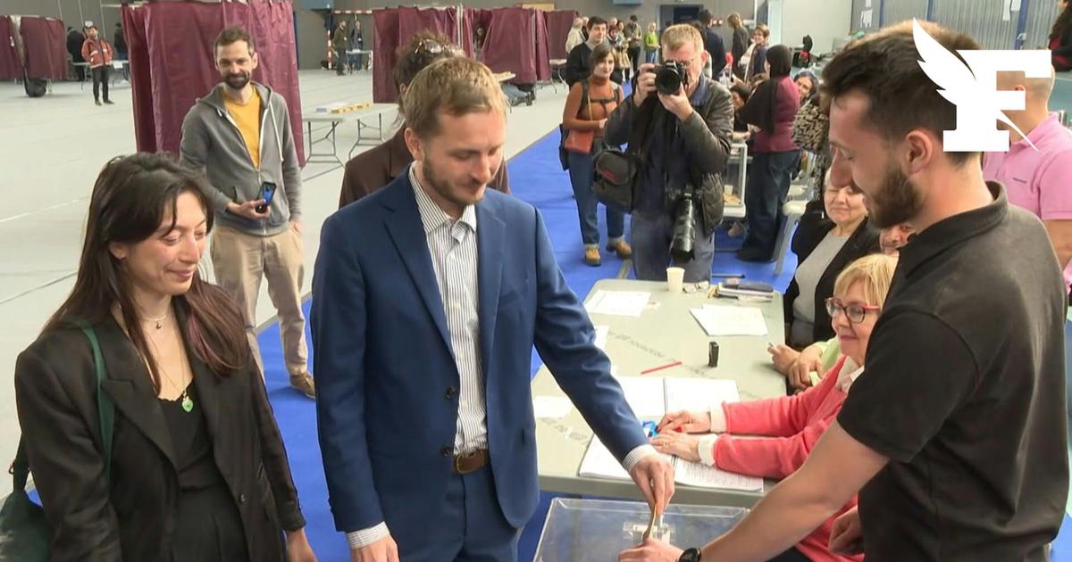 Municipales: François Piquemal, candidat d'union de la gauche à Toulouse, vote