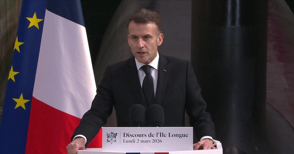 «La Russie mène à l’Ukraine voisine une guerre lente et cruelle», déclare le président Emmanuel Macron