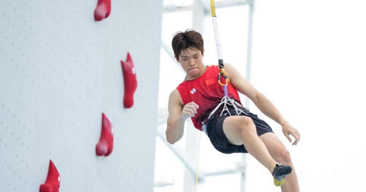 Escalade de vitesse: un grimpeur chinois de 16 ans explose le record du monde sur un mur de 15 mètres