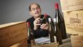 Comment les experts fixent-ils la cote des vins prestigieux mis aux enchères ?