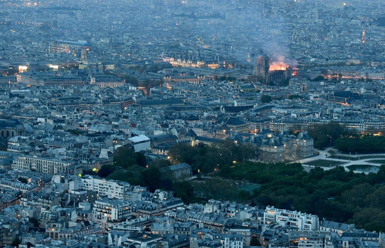 Peu de pompiers de Paris s'imaginaient un jour intervenir pour sauver Notre-Dame. Stéphane Rochon-Vollet pour Abaca 