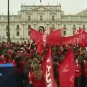 Chili : manifestations anti-avortement devant la palais présidentiel