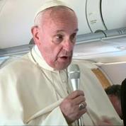 Le pape est rentré de sa visite à Lesbos avec 12 réfugiés syriens