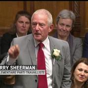 Les parlementaires britanniques rendent hommage à Jo Cox