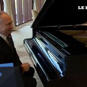 Une semaine après son match de hockey, Poutine fait du piano