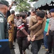 Deux Indonésiens battus en public pour homosexualité