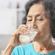Les seniors doivent-ils boire du lait avec modération ?