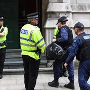EN DIRECT - Manchester : sept personnes interpellées en Grande-Bretagne