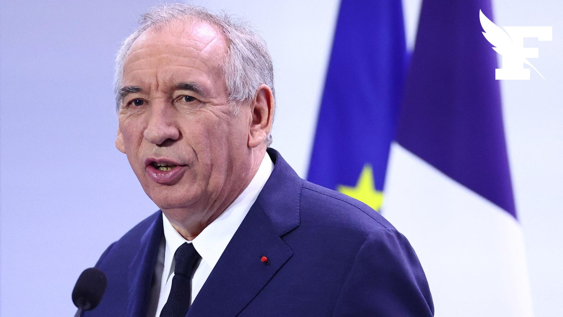 Budget: François Bayrou propose la suppression de deux jours fériés