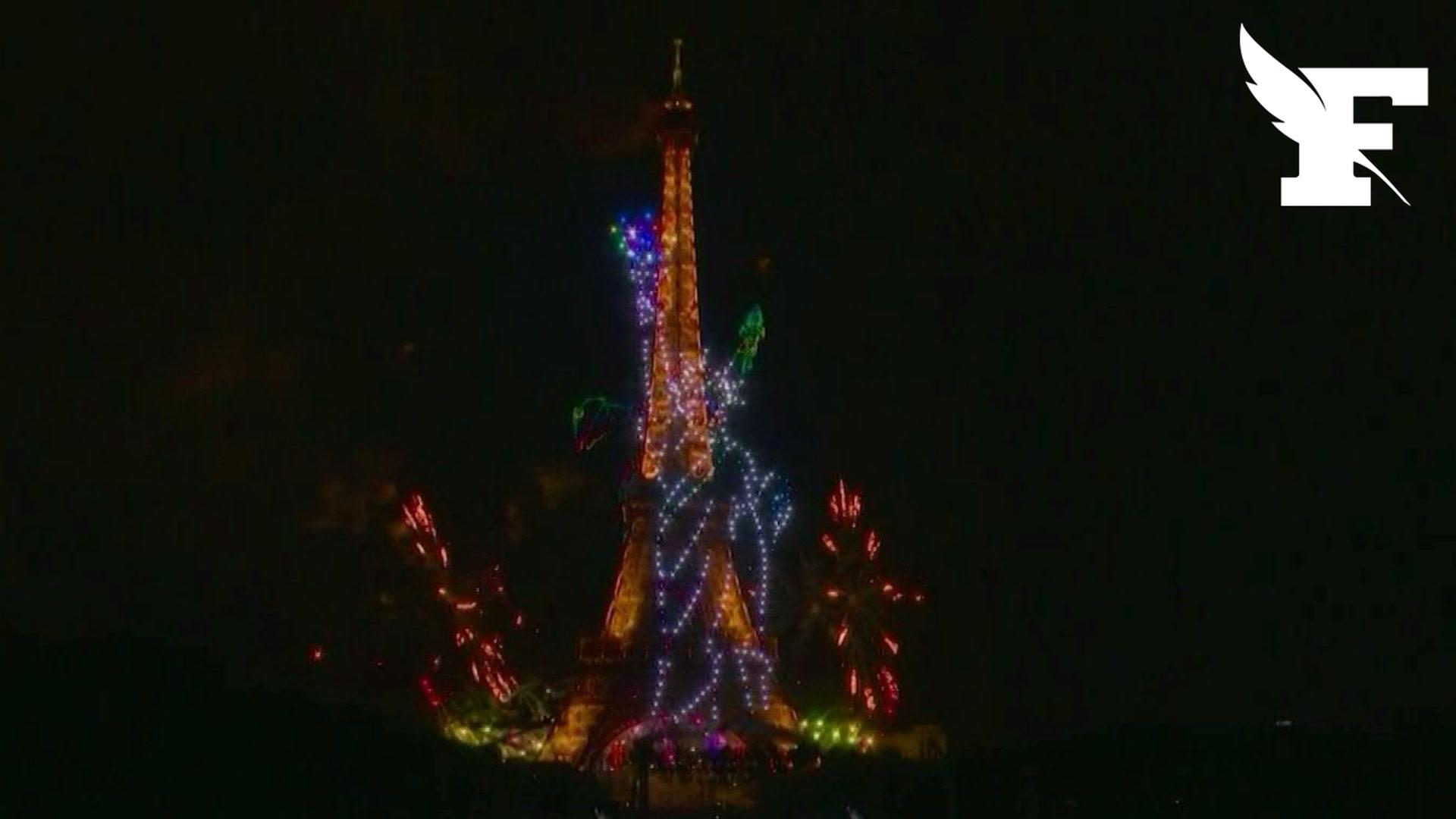 14-juillet-les-images-du-feu-d-artifice-sur-la-tour-eiffel