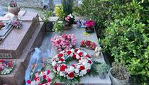 «C’est inqualifiable» : à Marseille, des fleurs déposées sur la tombe de Marcel Pagnol victimes de dégradations