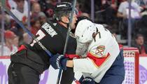 NHL : en vidéo, la bagarre qui a entraîné l’exclusion de 10 joueurs à Ottawa