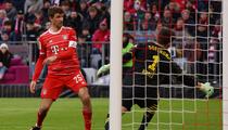 Bundesliga : en vidéo, la boulette improbable du gardien de Dortmund face au Bayern Munich