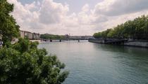 Près de Lyon : il se jette dans le Rhône pour éviter un contrôle de police et frôle la noyade