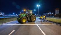 Les agriculteurs espagnols continuent les blocages de routes