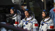 Chine: la mission spatiale Shenzhou-18 a décollé