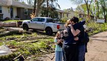 «Maman, Papa, s'il vous plaît, ne mourez pas» : aux États-Unis, un enfant de neuf ans sauve la vie de ses parents blessés dans une tornade