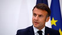 Familles monoparentales : Emmanuel Macron suggère de créer un «devoir de visite» des pères
