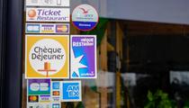 Les Français adorent pouvoir payer leurs courses avec les tickets-restaurant, mais la mesure sera-t-elle prolongée ?