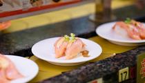 Les tapis roulants des restaurants japonais pourraient disparaître à cause du «sushi terrorisme»
