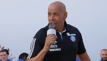 Ligue 1 : en vidéo, l’adjoint de Patrick Vieira (sosie d’Eric Judor) chante du Bob Marley et affole Twitter