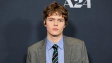Moses Martin, le fils de Gwyneth Paltrow et Chris Martin, fait ses premiers pas de mannequin chez Burberry
