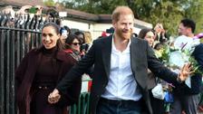 Meghan Markle et le prince Harry : un bain de foule digne d’une visite royale à Nottingham