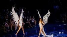 Barbara Palvin chez Victoria’s Secret : un retour qui interroge six semaines après son accouchement